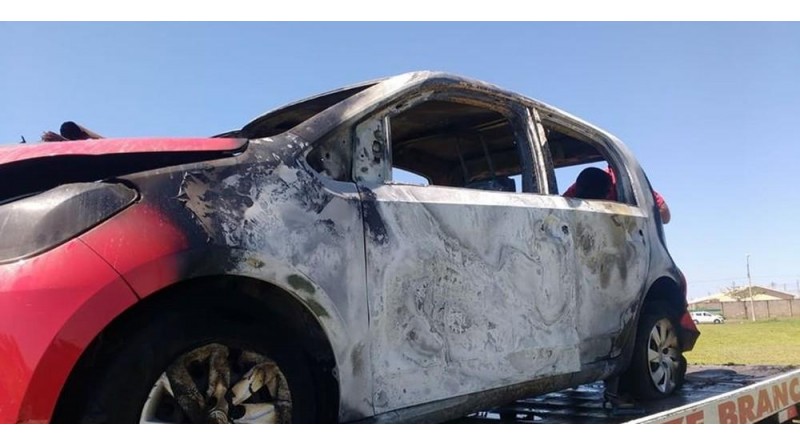 Motorista de aplicativo tem carro roubado e veículo é queimado em Marília